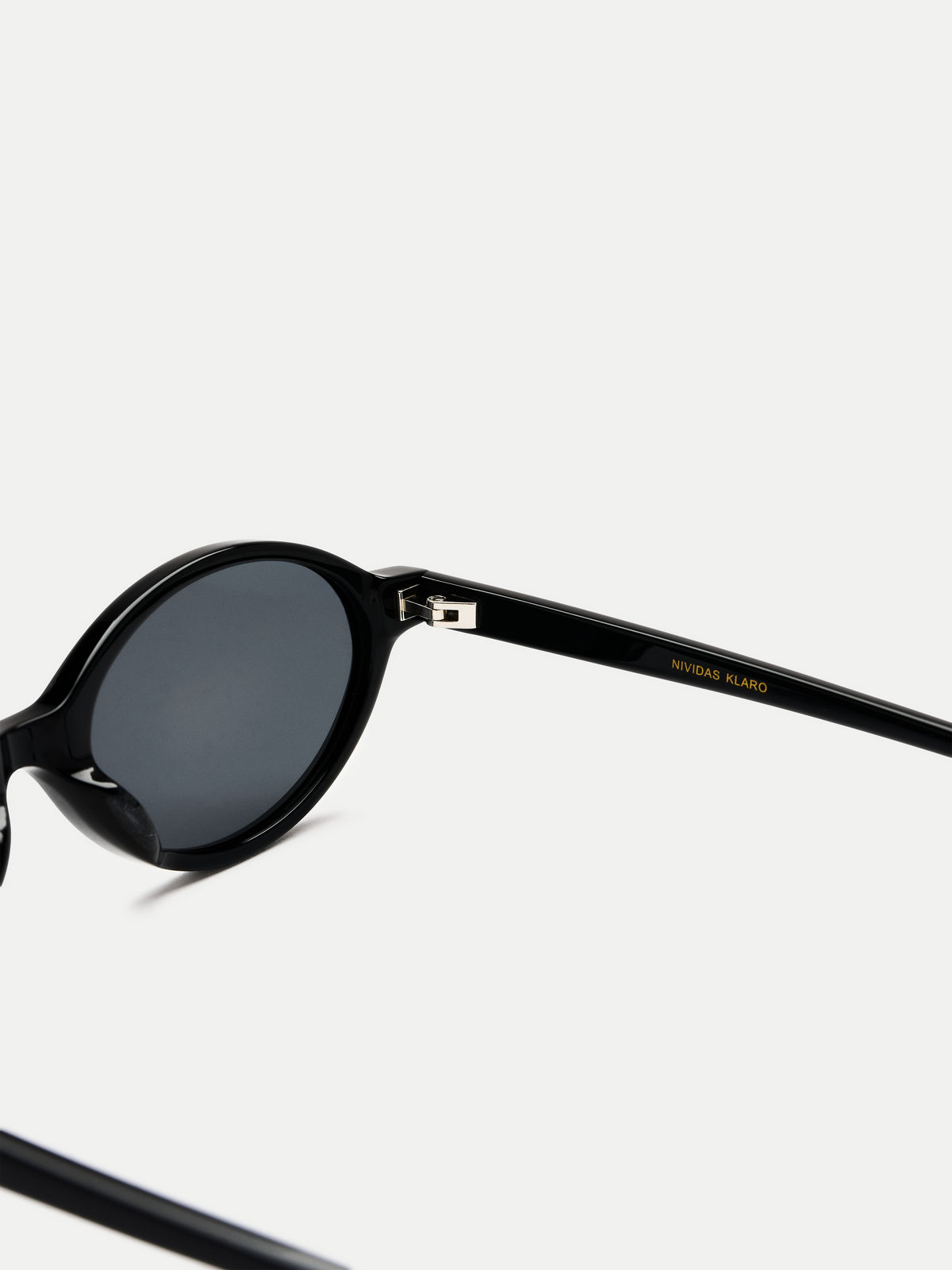 Klaro Shiny Black